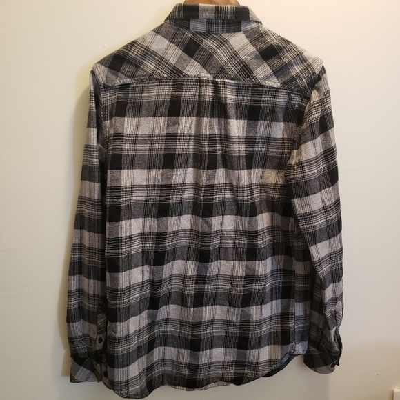 Oneill Classic Fit Plaid Flannel Shirt Black Gray Button Up Mens Size Small - Picture 3 of 9